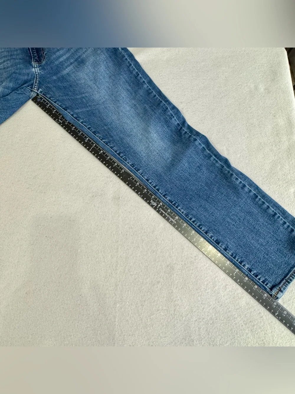 Lucky Brand 412 Athletic Slim 32/32 (inseam now 31) Mid Rise